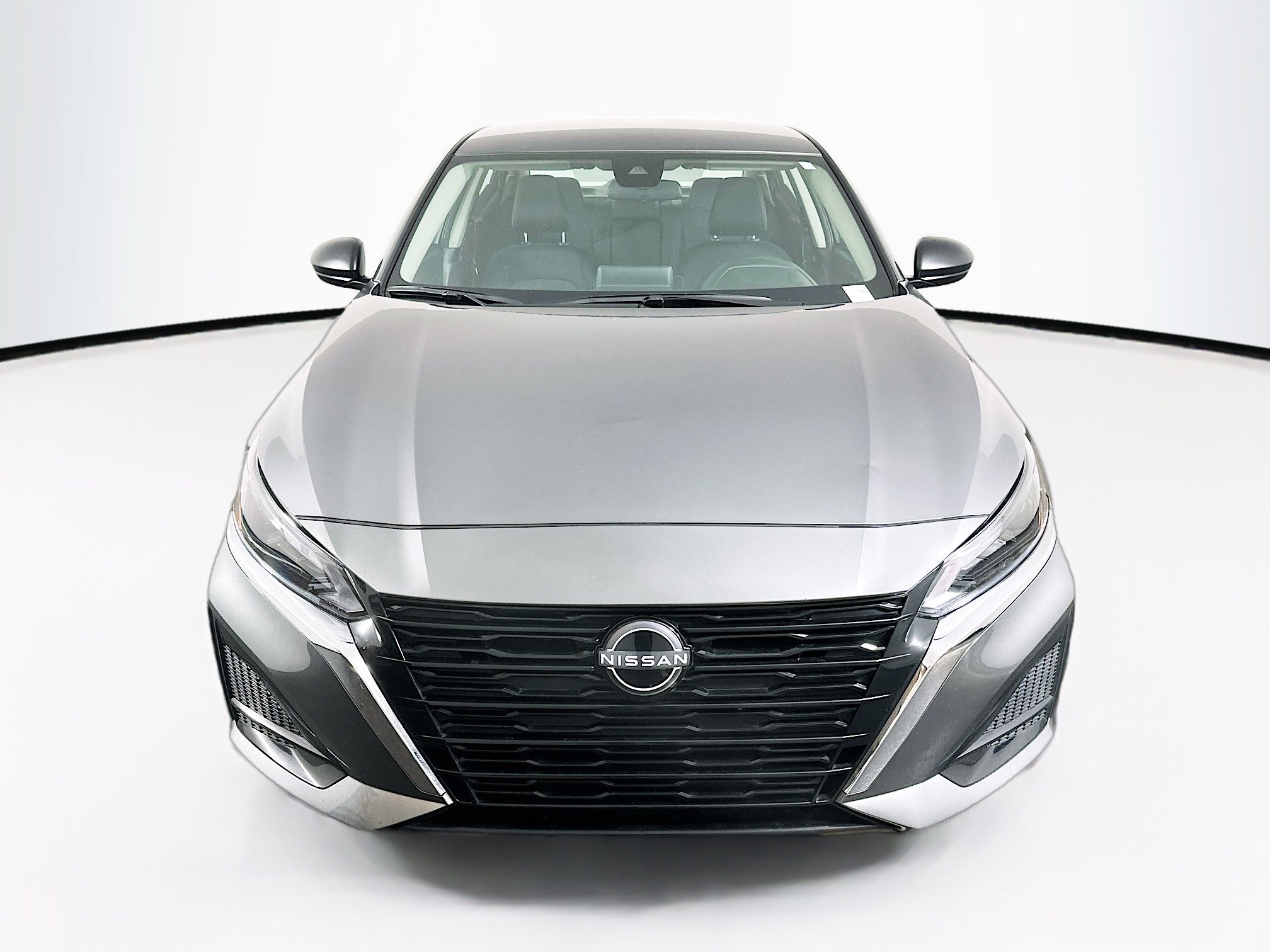 Used 2025 Nissan Altima 2.5 SV image 2