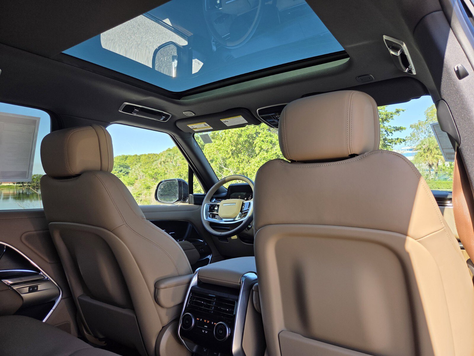 New 2025 Land Rover Range Rover SE image 19