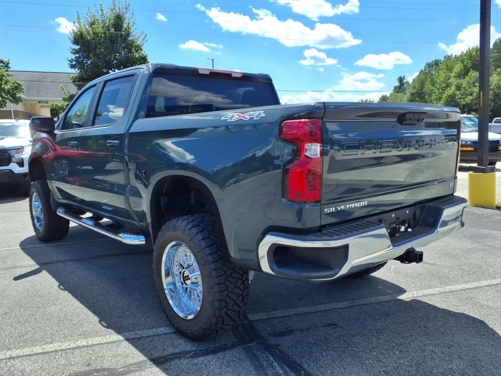 Used 2025 Chevrolet Silverado 1500 LT image 3