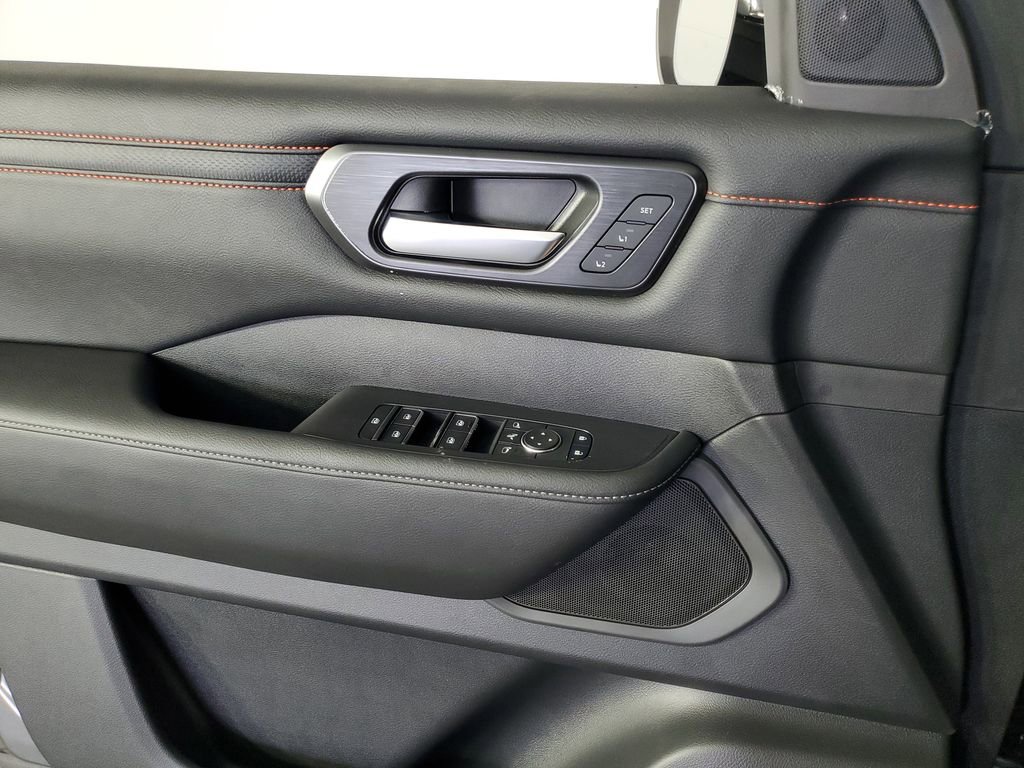 New 2025 Nissan Armada PRO-4X image 27