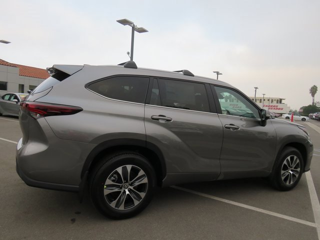 New 2026 Toyota Highlander XLE image 13
