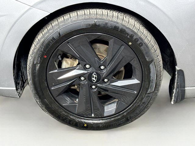 Used 2023 Hyundai Elantra SEL image 29