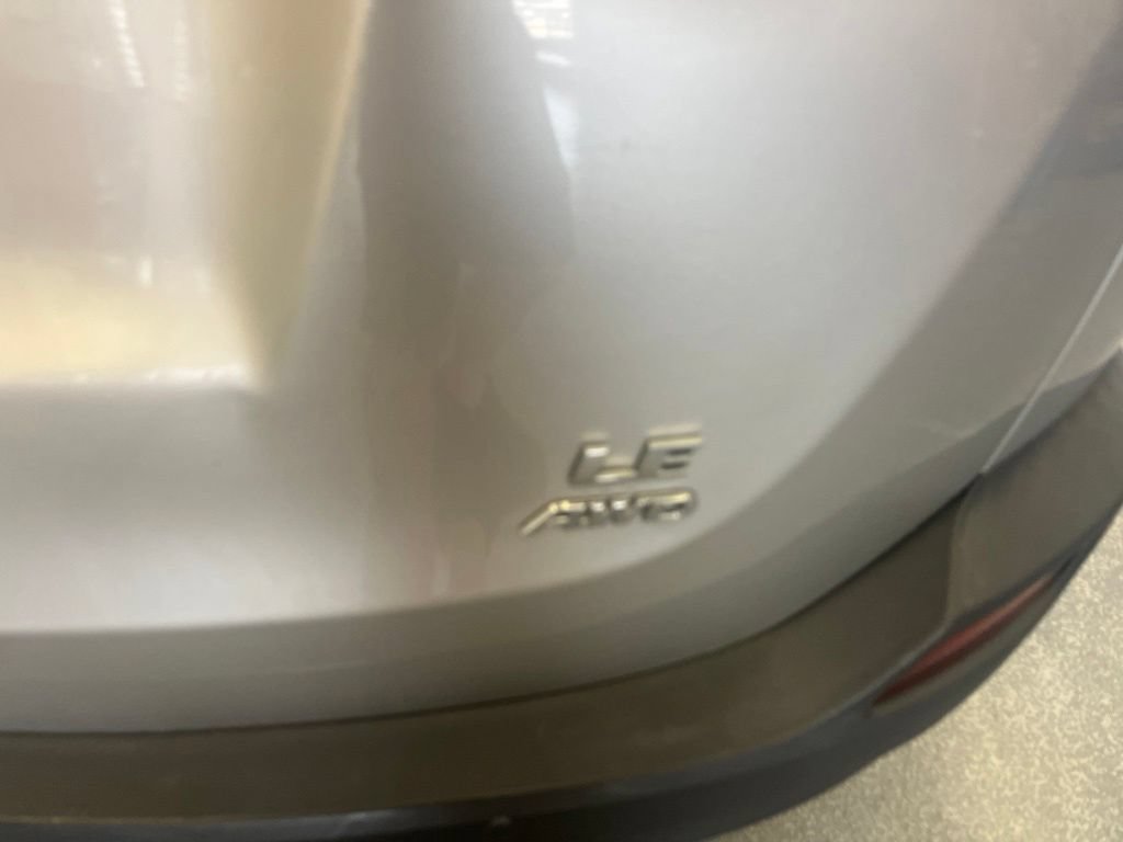 Used 2015 Toyota RAV4 LE AWD/4WD image 10