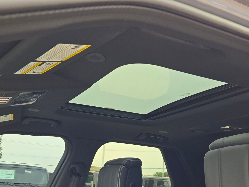 Used 2023 Land Rover Discovery HSE R-Dynamic image 26