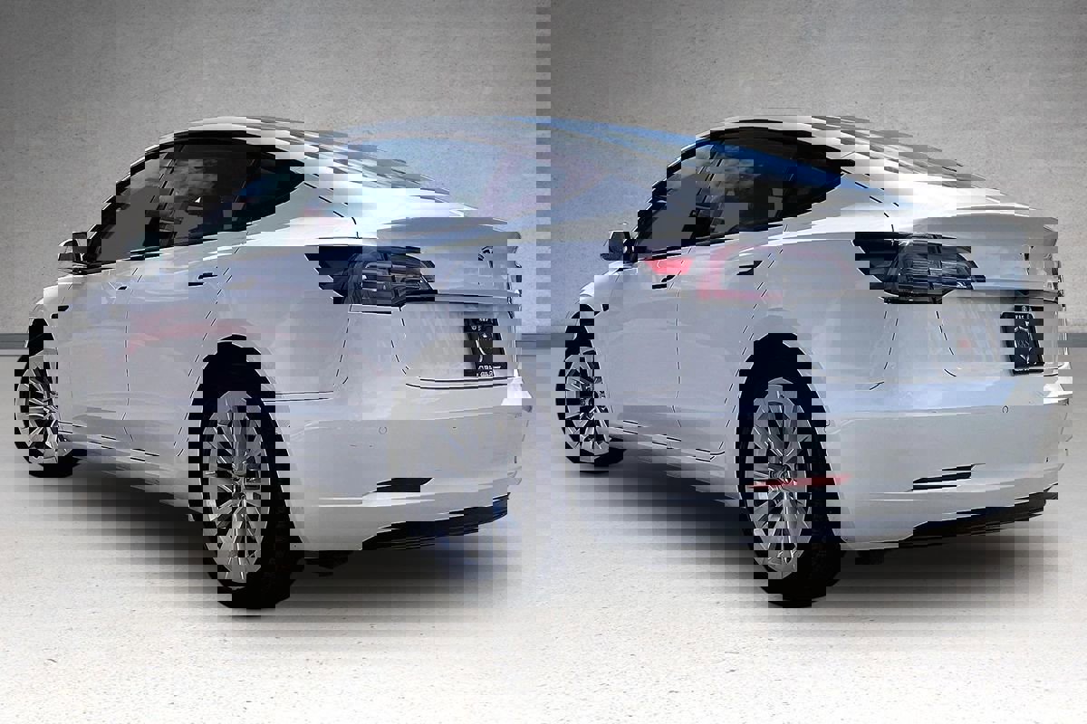 Used 2022 Tesla Model 3 Standard Range image 7