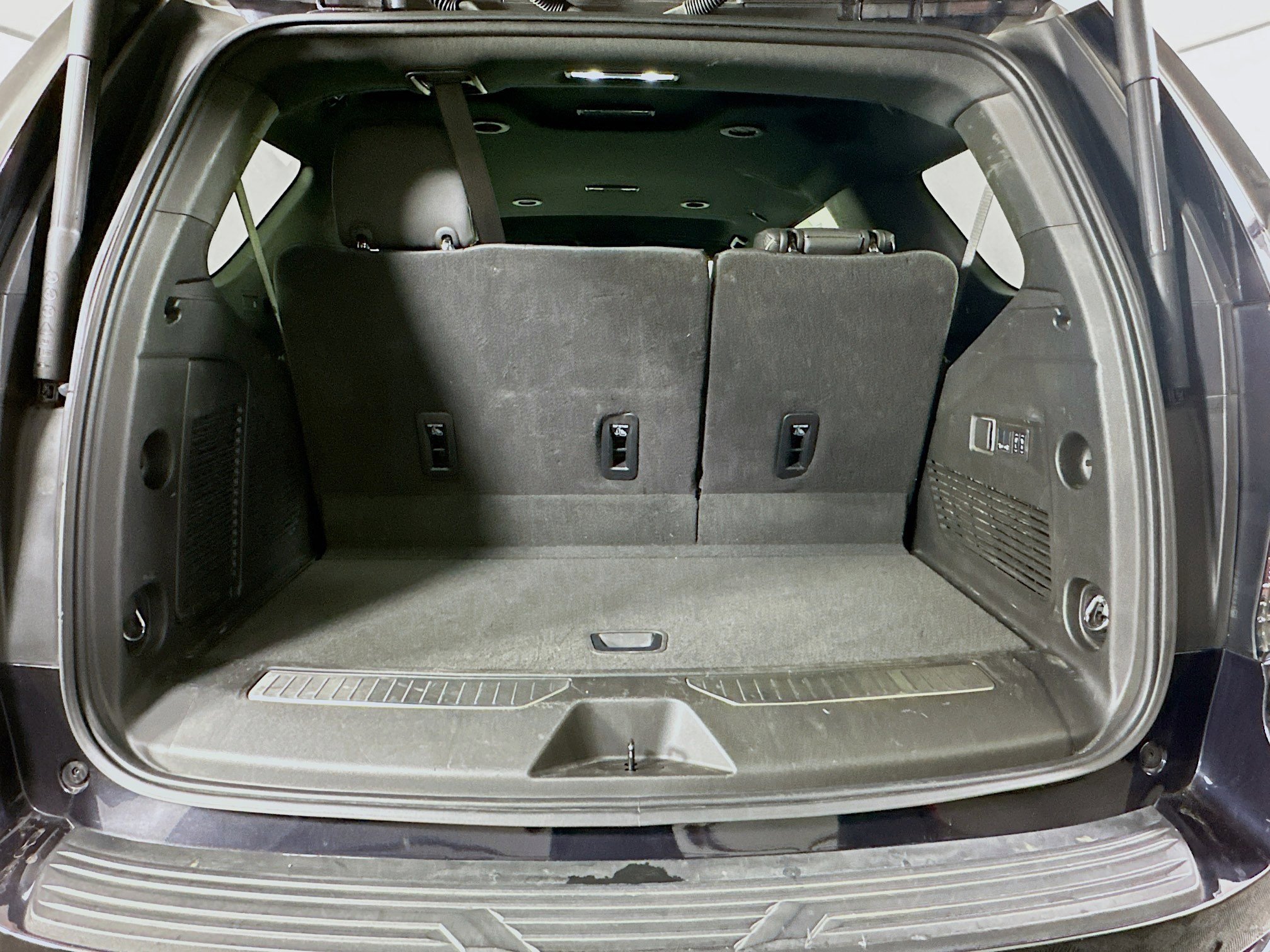 Used 2025 Chevrolet Tahoe Premier image 30