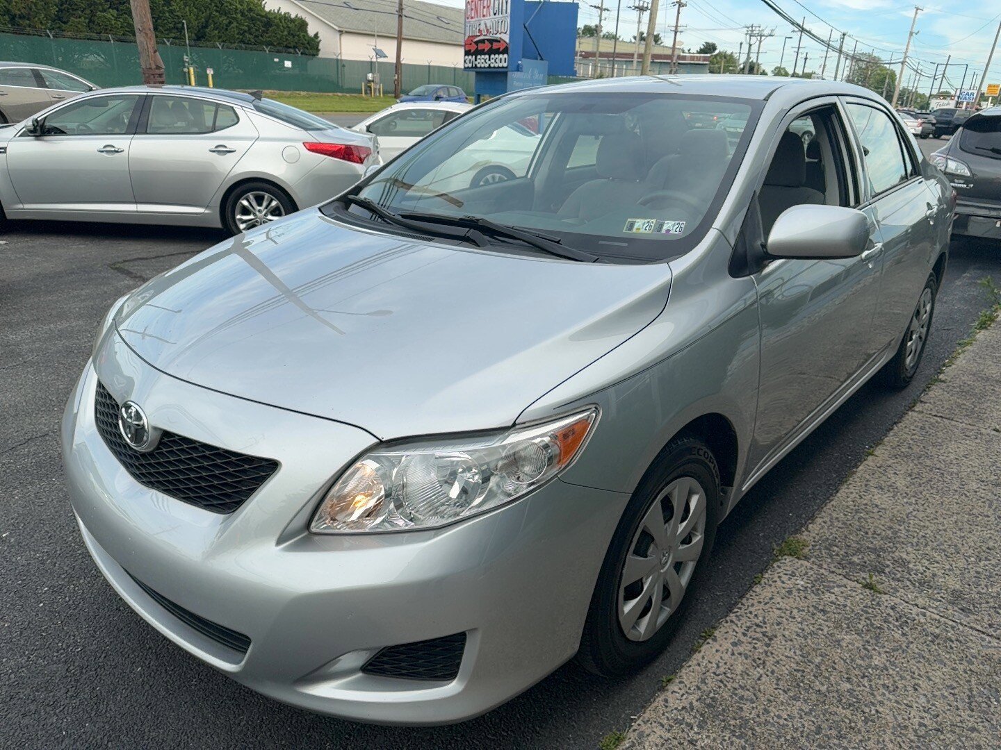 Used 2010 Toyota Corolla LE FWD image 5