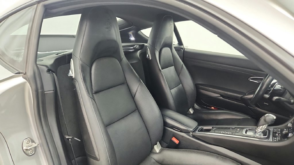 Used 2019 Porsche 718 Cayman S RWD image 18