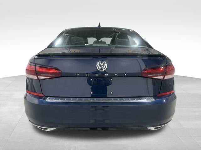 Used 2022 Volkswagen Passat 2.0T R-Line image 7