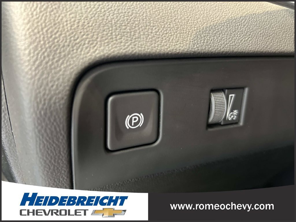 Used 2024 Buick Enclave Essence w/ Sport Touring Edition FWD image 31