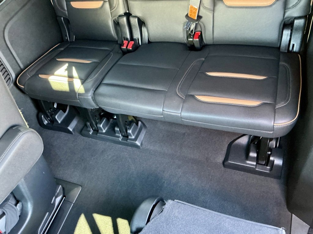 Used 2023 GMC Yukon XL AT4 image 26