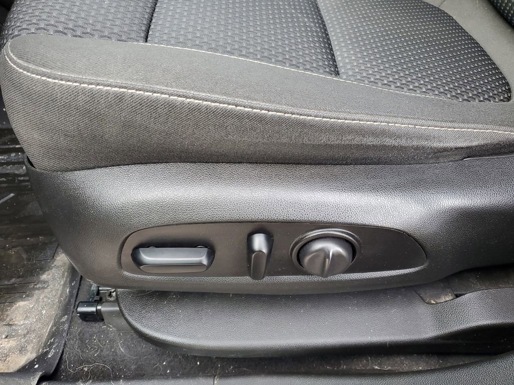 Used 2021 GMC Acadia SLE w/ Driver Convenience Package image 7