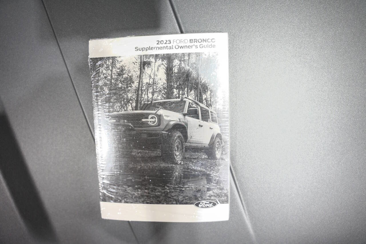 Used 2023 Ford Bronco Badlands image 31