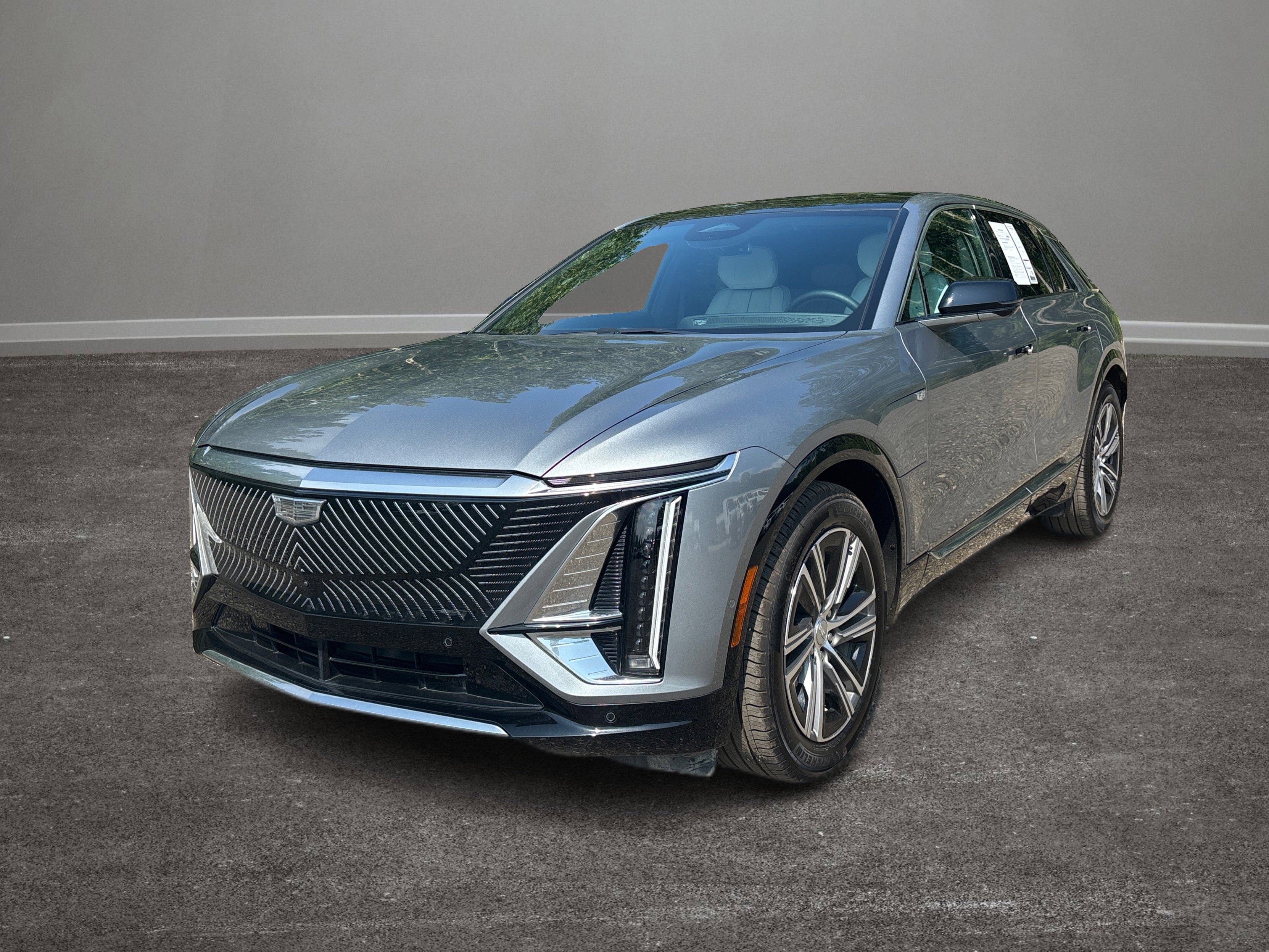 Used 2024 Cadillac Lyriq Luxury w/ LPO, Floor Liner Package image 34