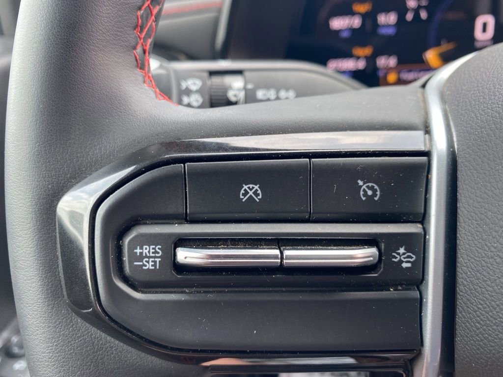 Used 2024 Chevrolet Colorado Z71 w/ Z71 Convenience Package 2 image 27