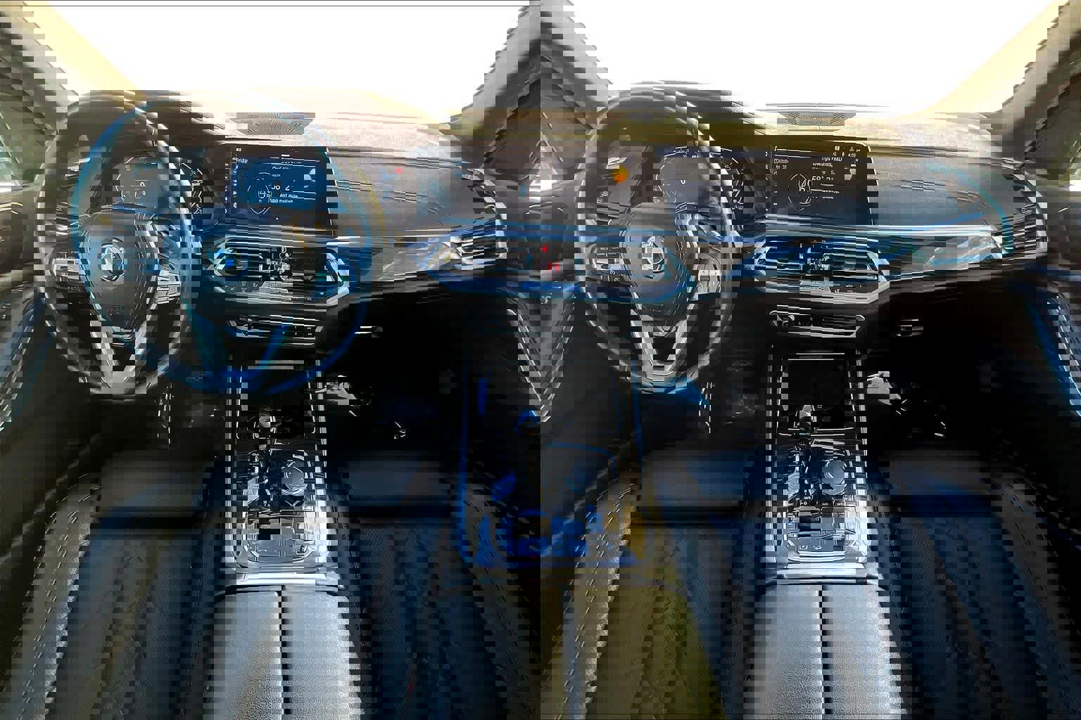 Used 2023 BMW X5 xDrive45e image 15