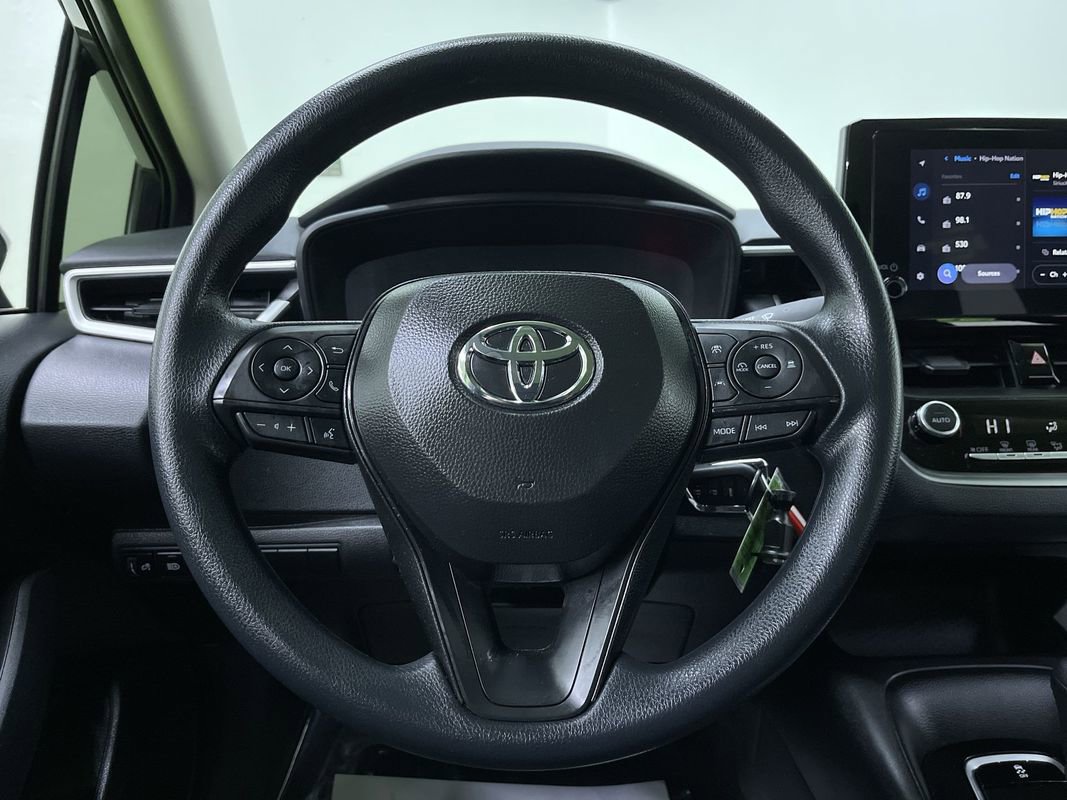 Used 2025 Toyota Corolla LE image 20
