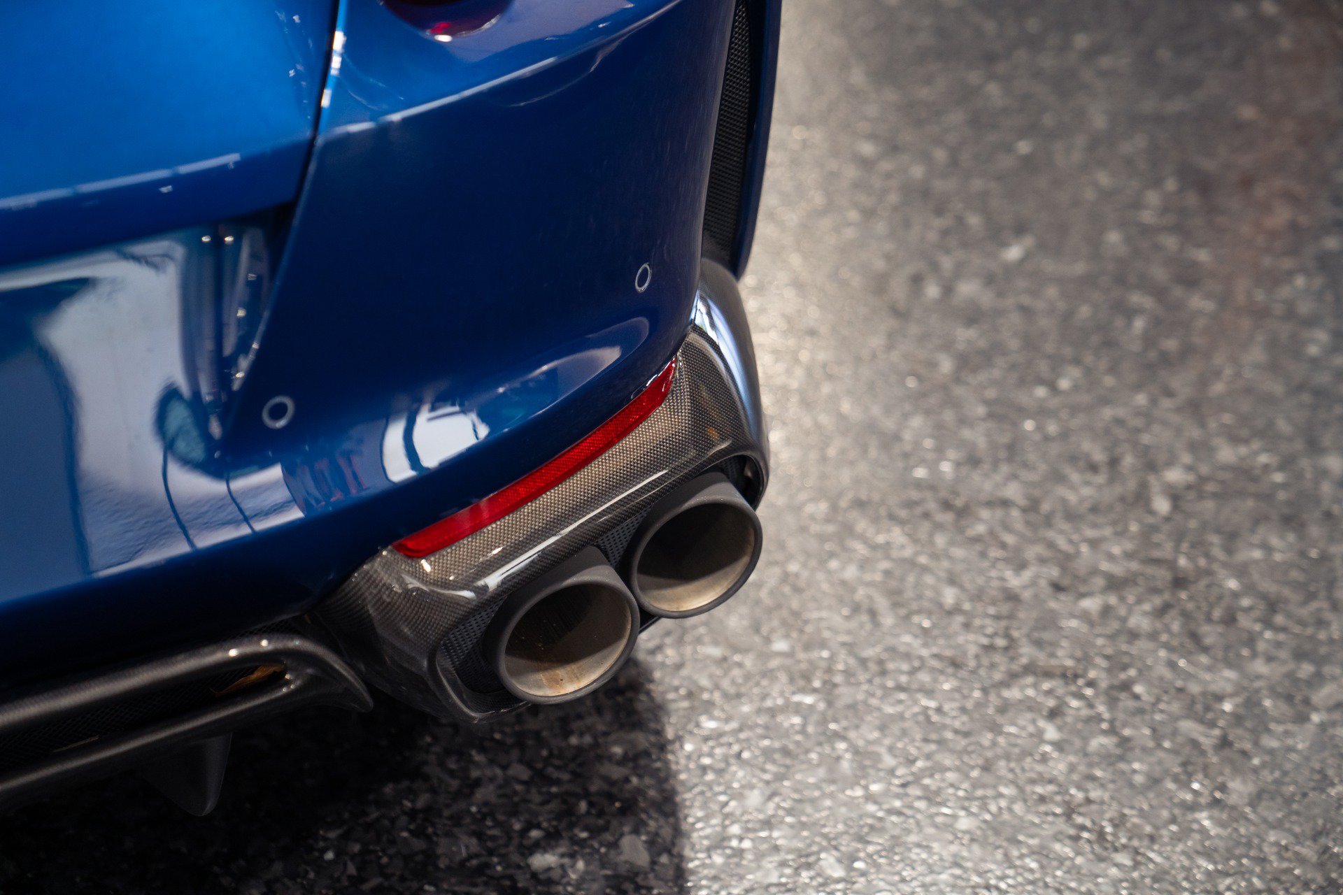 Used 2021 Ferrari 812 GTS RWD image 26
