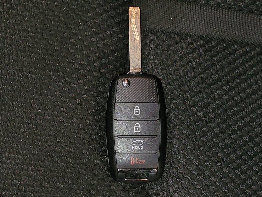 Used 2020 Kia Optima LX image 32