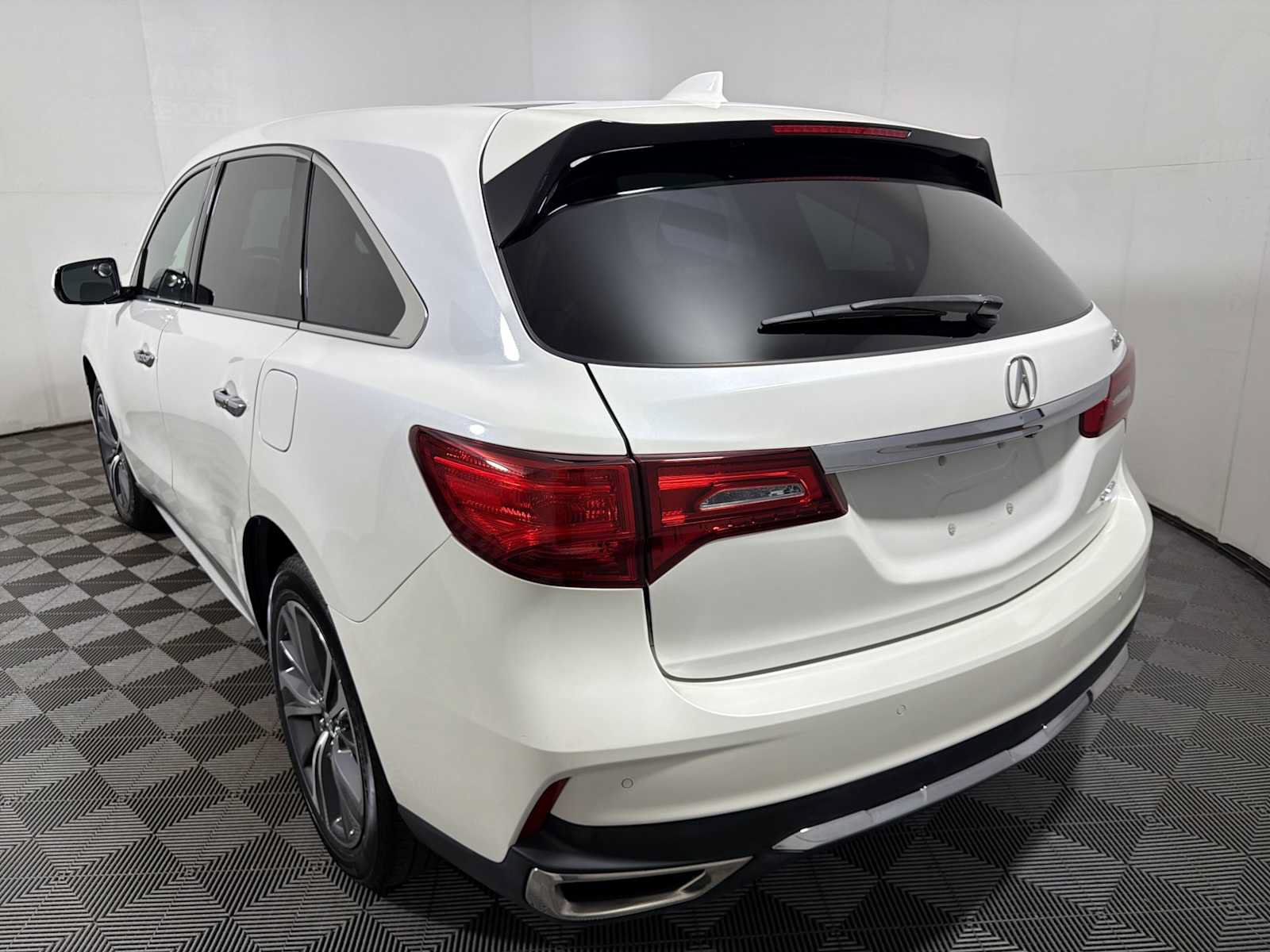 Used 2019 Acura MDX w/ Technology Package AWD/4WD image 5