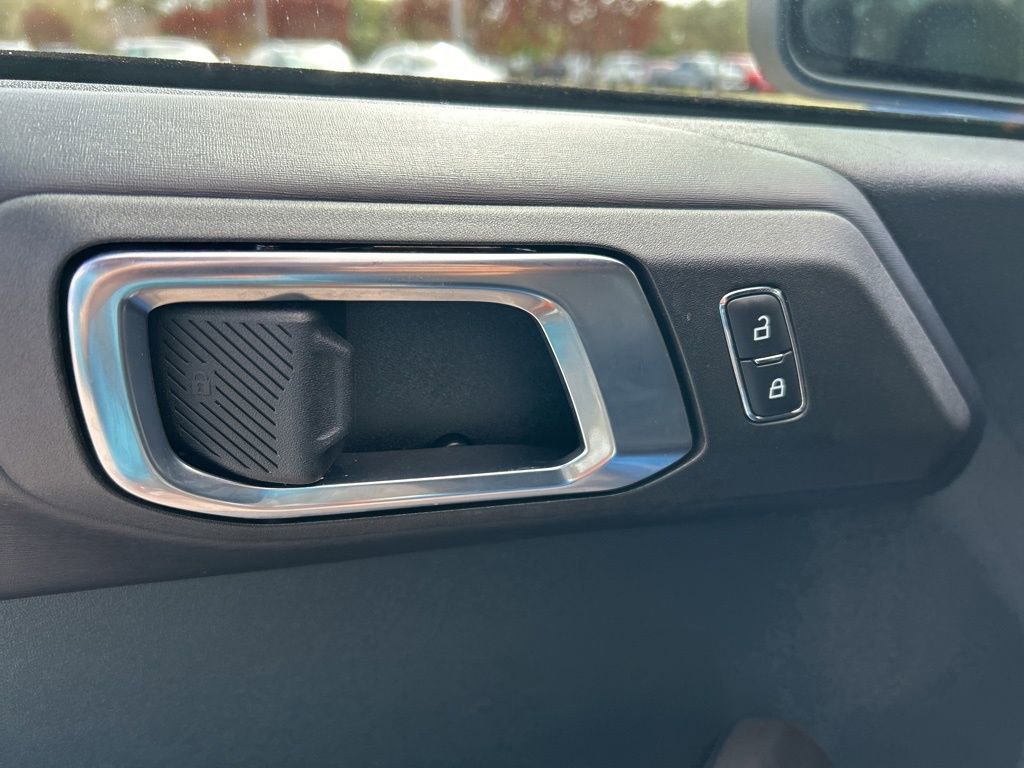 Used 2024 Ford Bronco Badlands image 17