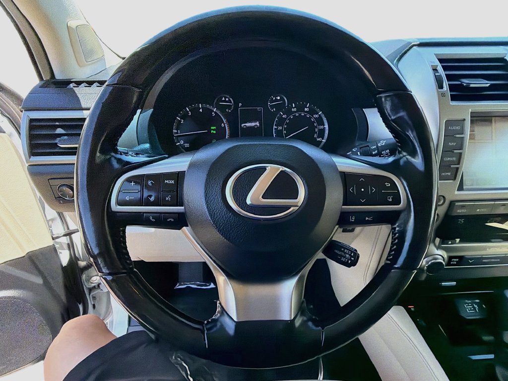 Used 2020 Lexus GX 460 Premium w/ Premium Package AWD/4WD image 10