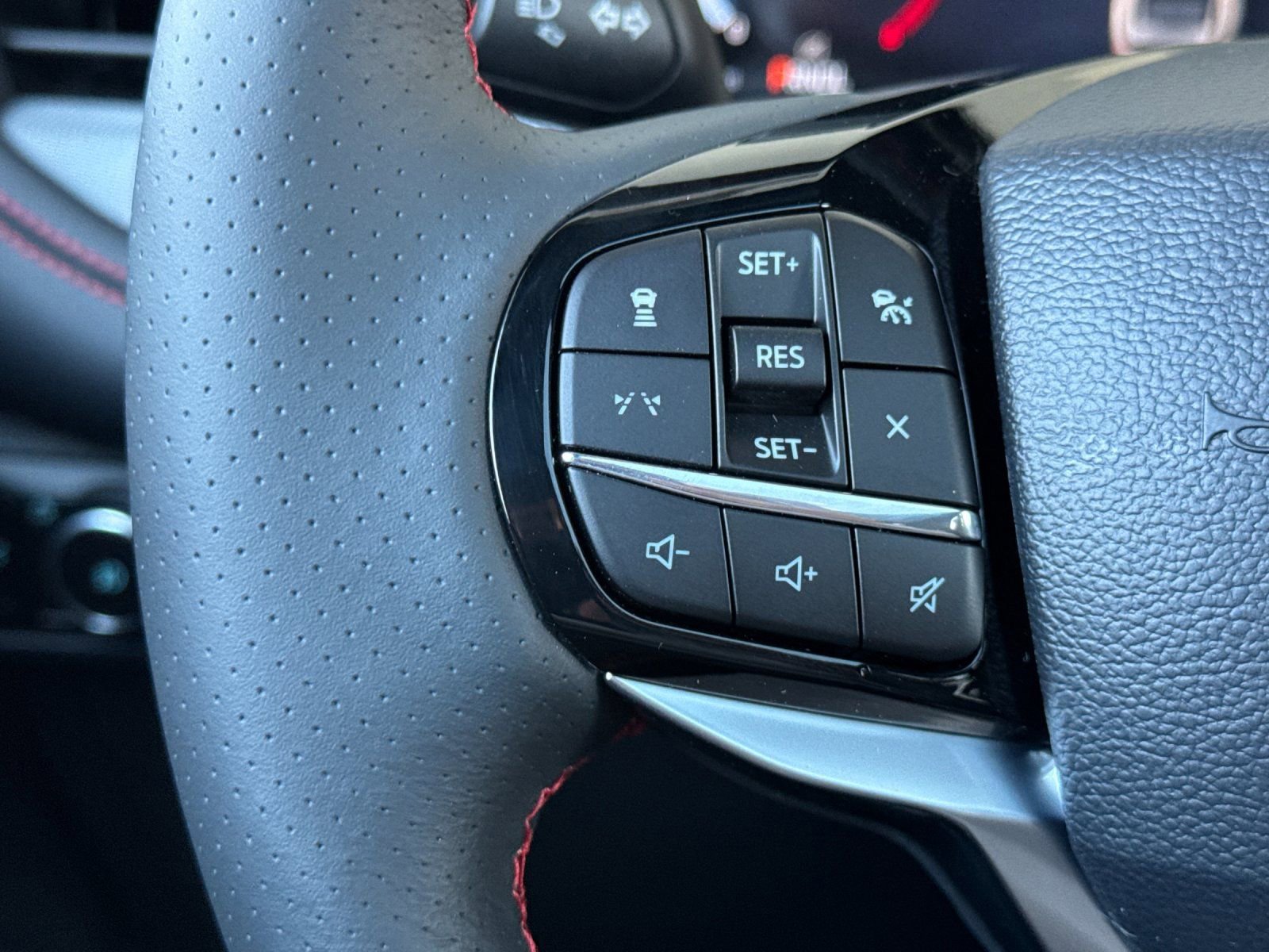 New 2026 Ford Explorer ST-Line w/ ST-Line Street Pack image 28