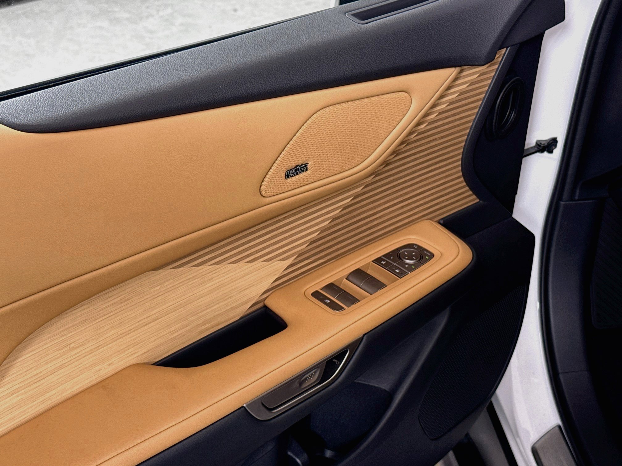 New 2026 Lexus ES 350e FWD image 19