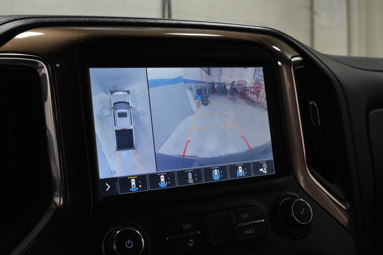 Used 2019 Chevrolet Silverado 1500 High Country w/ High Country Premium Package AWD/4WD image 21