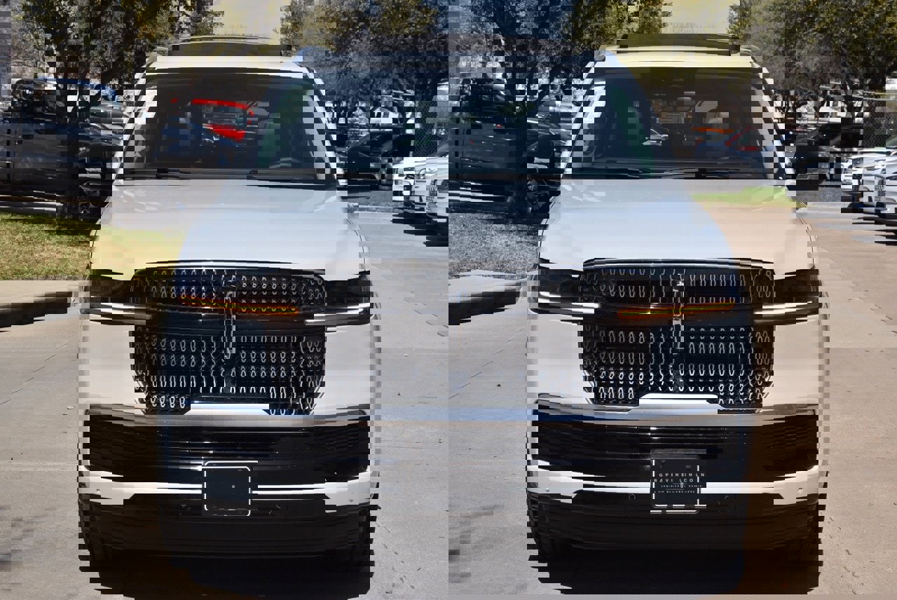 New 2025 Lincoln Navigator L Reserve image 9