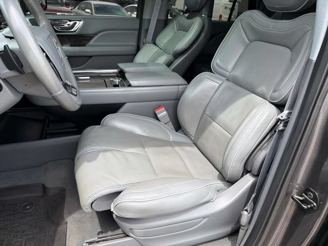 Used 2018 Lincoln Navigator Select AWD/4WD image 32