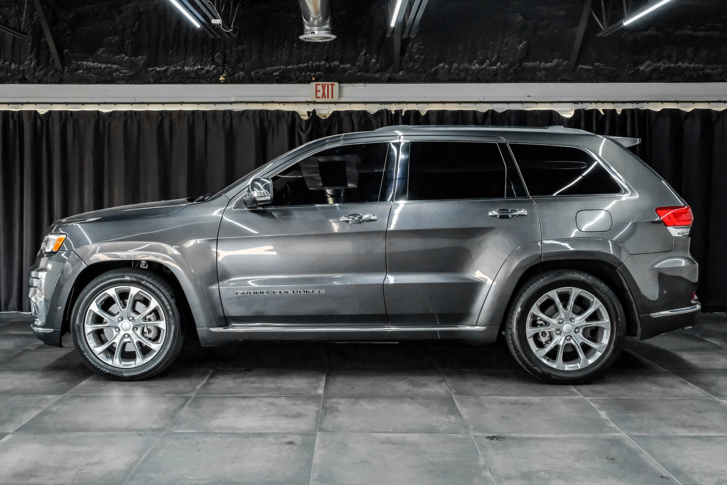 Used 2021 Jeep Grand Cherokee Summit AWD/4WD image 12