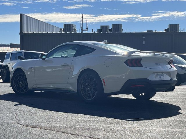 Used 2025 Ford Mustang GT Premium w/ GT Performance Package RWD image 6