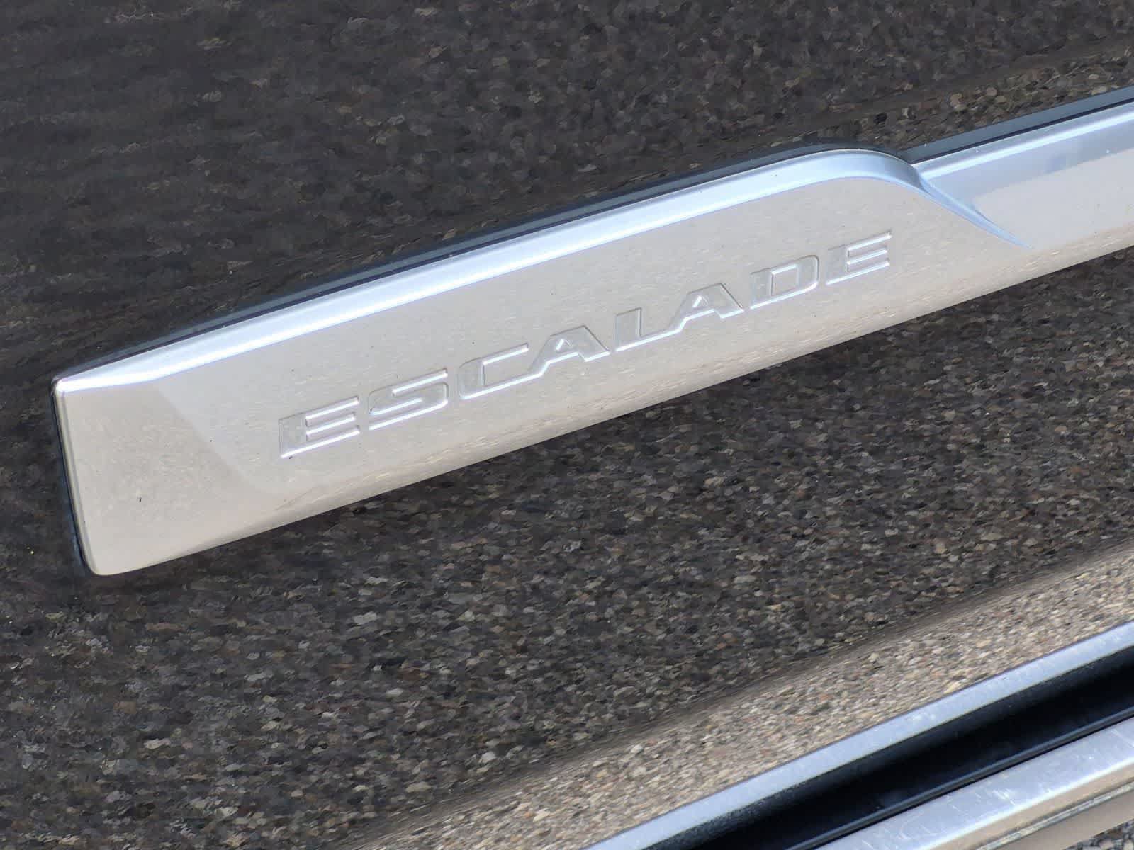 Used 2018 Cadillac Escalade Platinum AWD/4WD image 13
