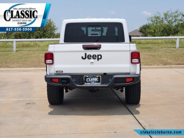 Used 2025 Jeep Gladiator Sport AWD/4WD image 9