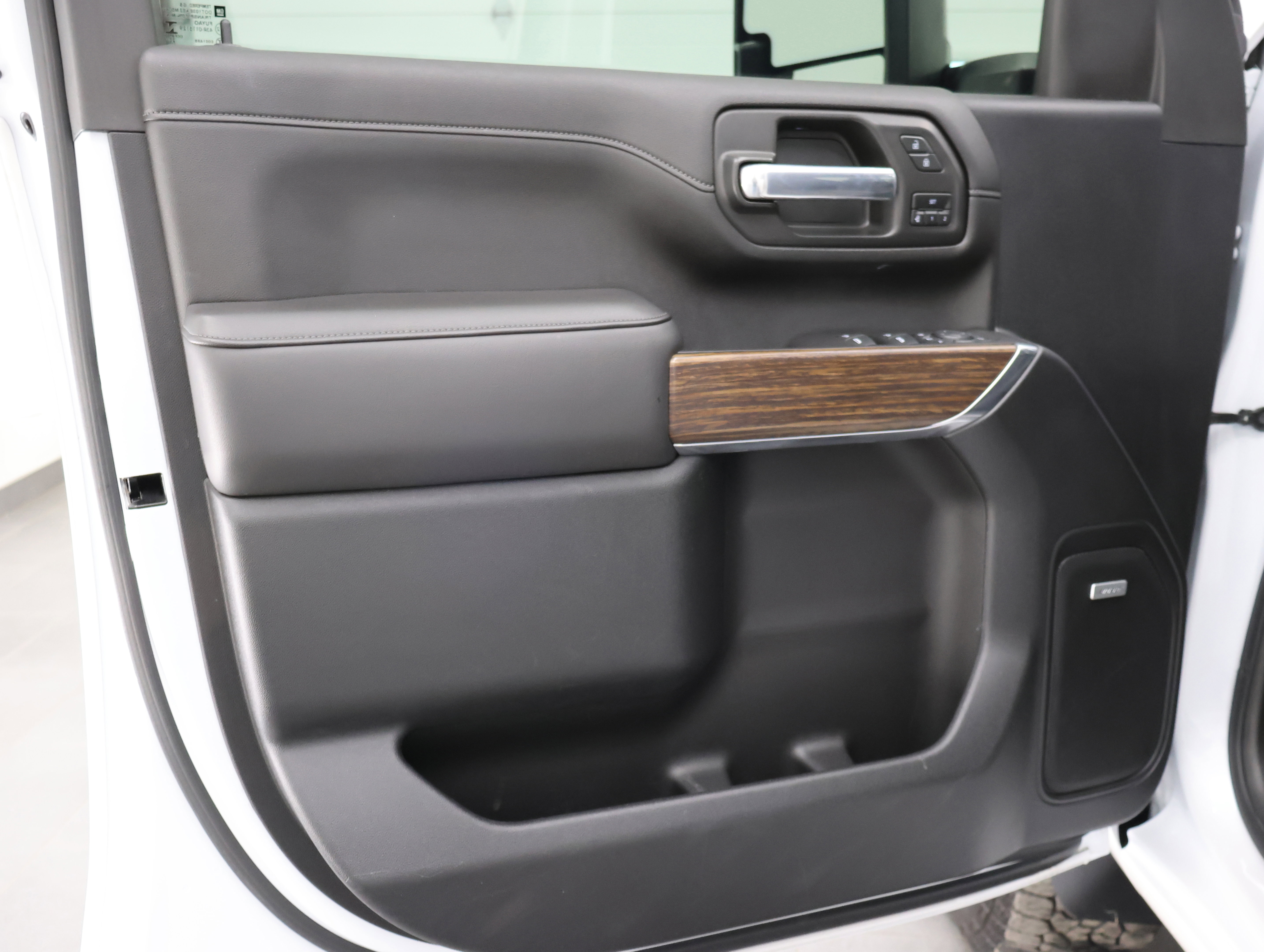 Used 2021 Chevrolet Silverado 2500 High Country w/ Z71 Off-Road Package AWD/4WD image 46