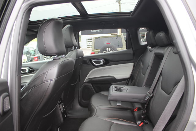 Used 2023 Jeep Compass Limited w/ Elite Group AWD/4WD image 29