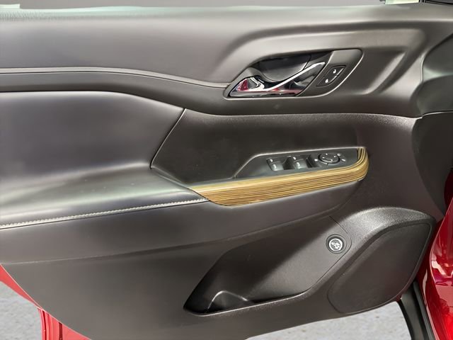 Used 2023 GMC Acadia SLE w/ Driver Convenience Package image 9