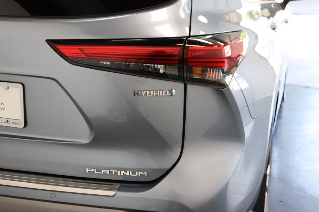 Used 2021 Toyota Highlander Platinum AWD/4WD image 14