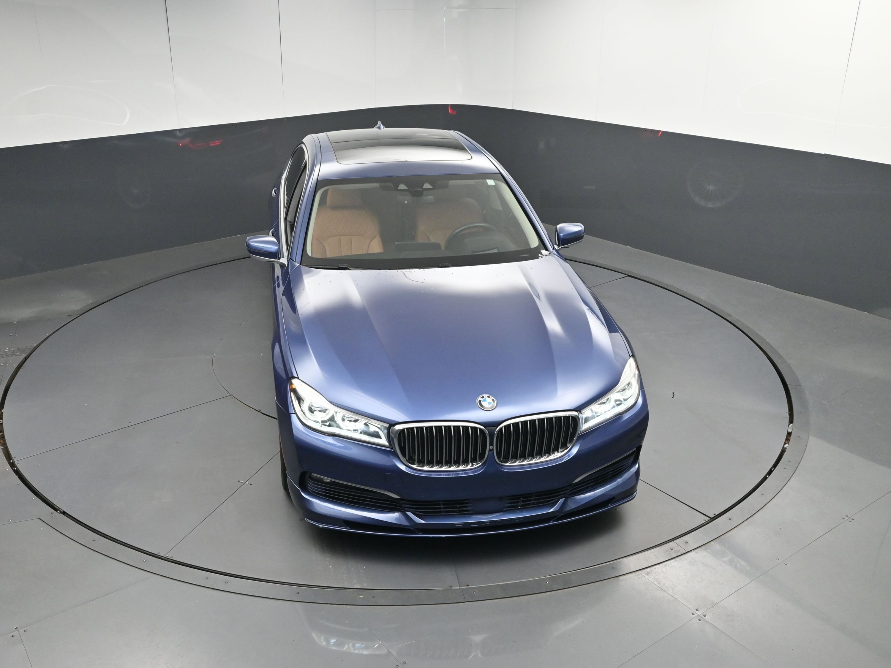 Used 2017 BMW 750i xDrive image 41