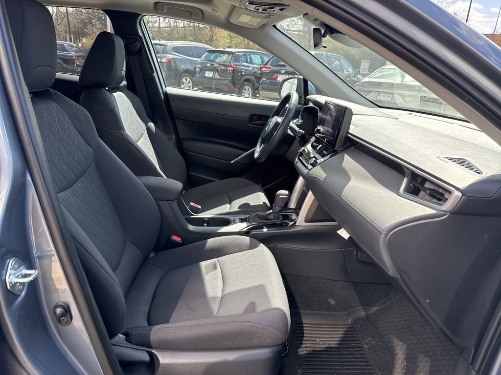 Used 2023 Toyota Corolla Cross LE w/ Moonroof Package image 24