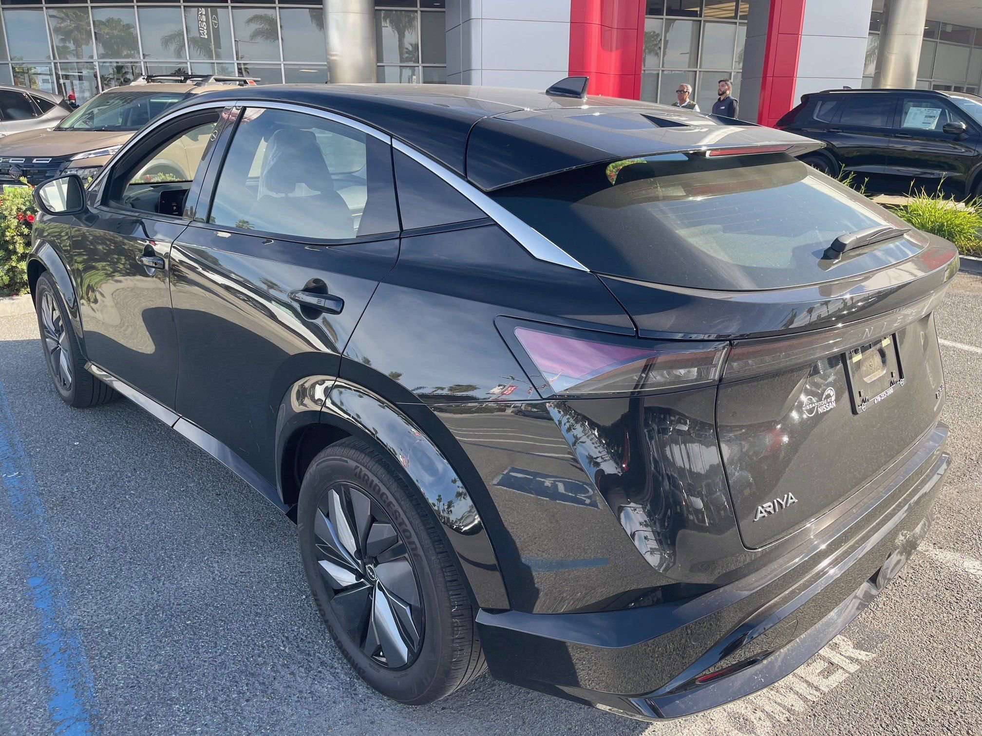 Used 2023 Nissan Ariya ENGAGE image 3