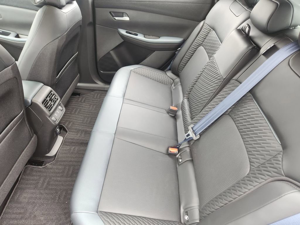 New 2026 Nissan Leaf Platinum+ w/ Cargo Package (Platinum+) image 21