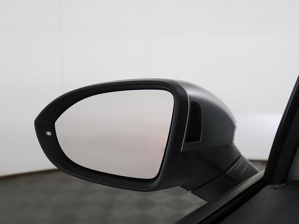 Used 2024 Volkswagen Golf R AWD/4WD image 41