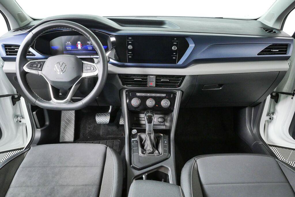Certified 2023 Volkswagen Taos SE FWD image 17