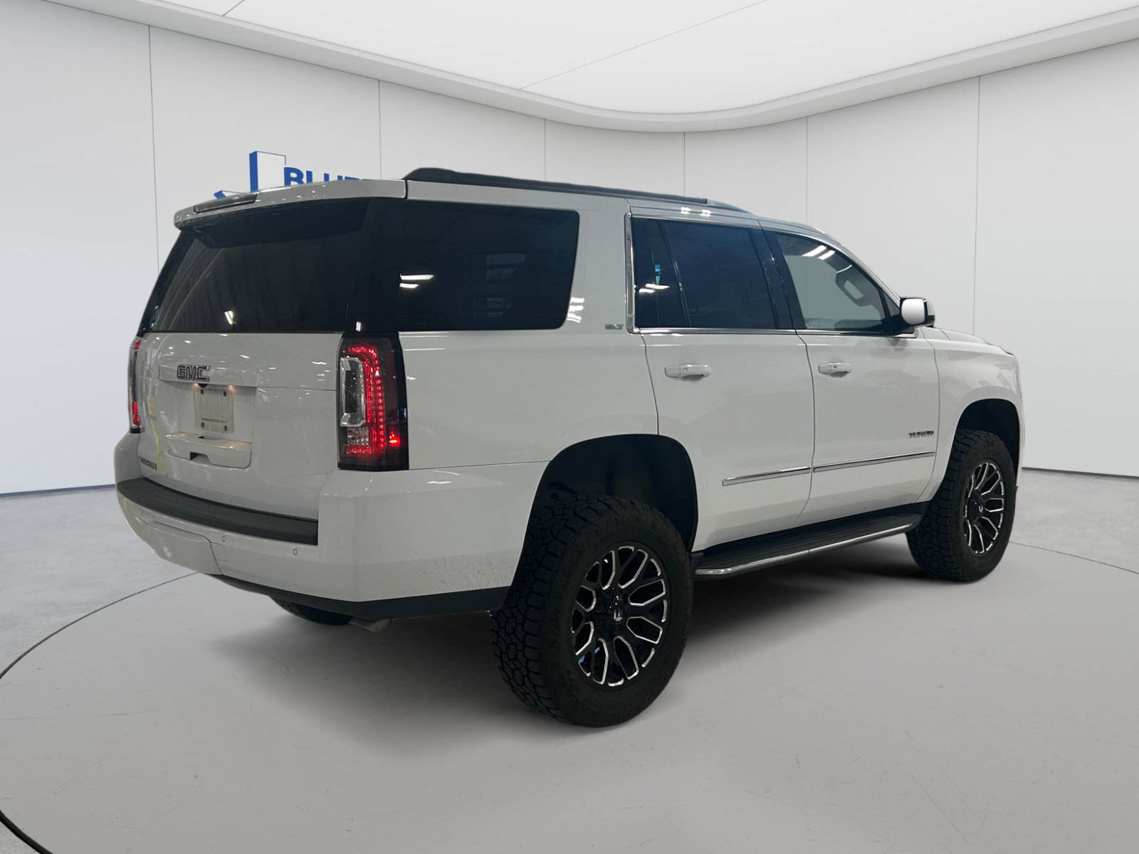 Used 2020 GMC Yukon SLT w/ Premium Edition AWD/4WD image 5