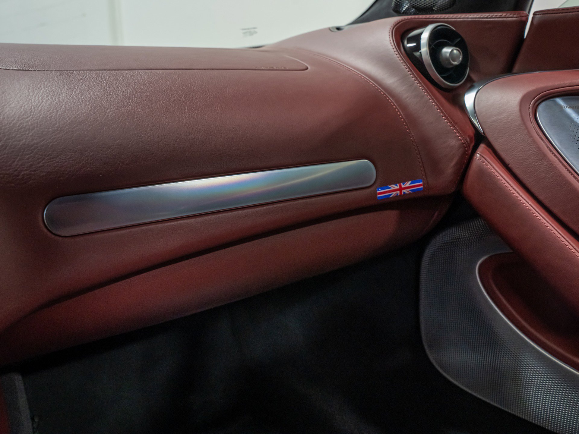 Used 2023 McLaren GT image 39