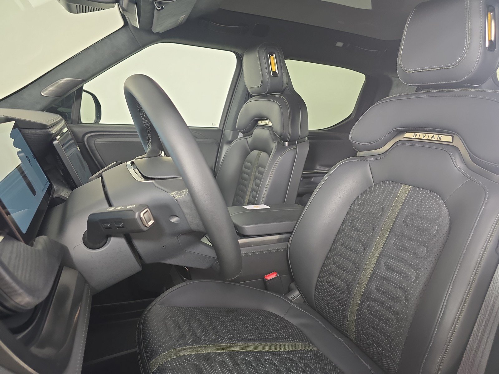 Used 2025 Rivian R1T Adventure AWD/4WD image 20