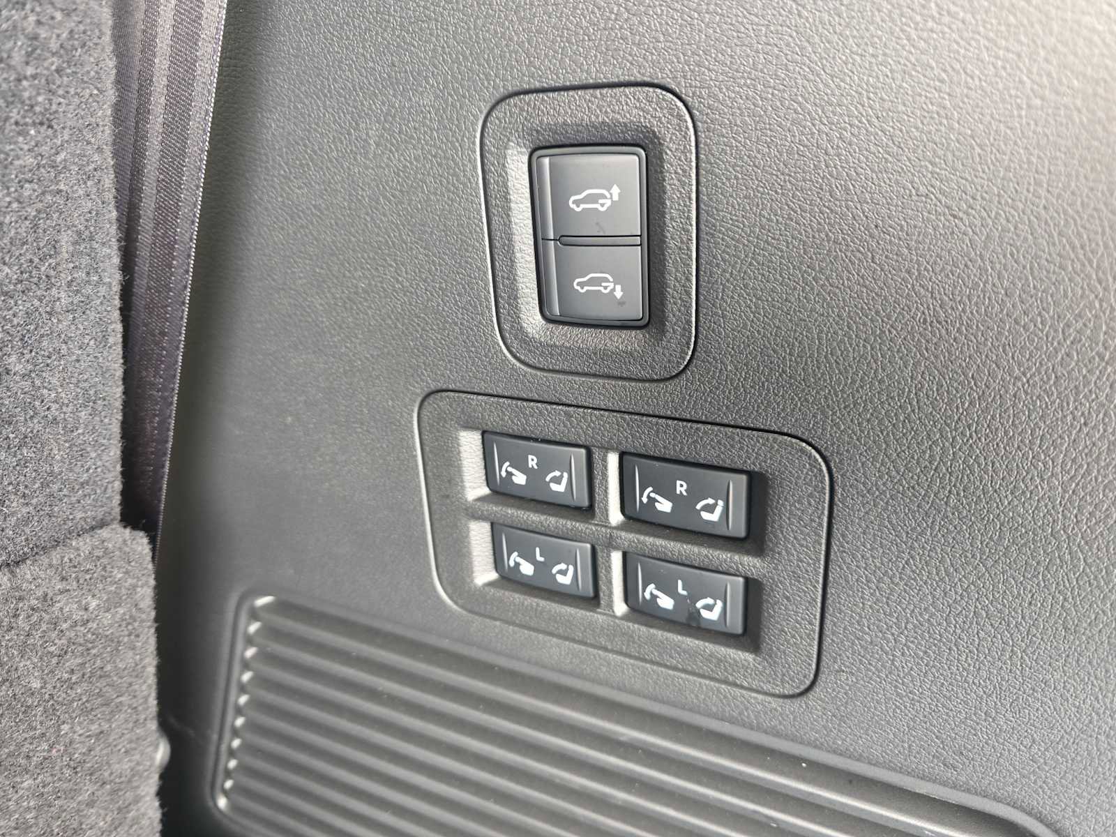 Certified 2025 INFINITI QX80 Sensory image 27