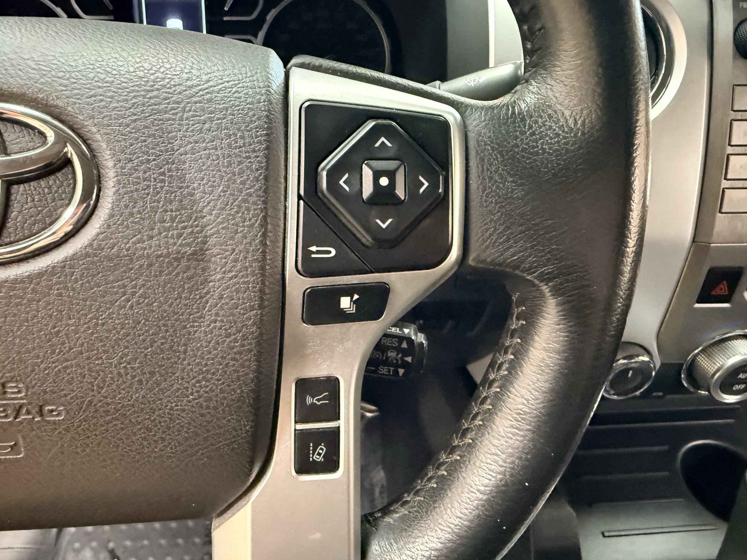 Used 2021 Toyota Tundra Limited w/ Limited Premium Package AWD/4WD image 29